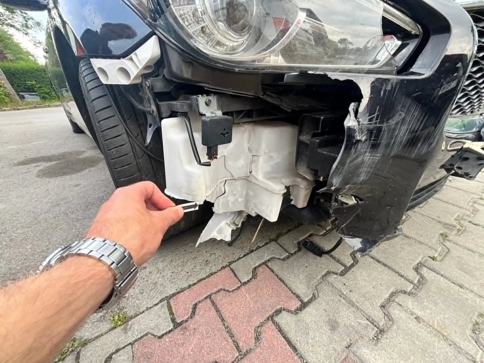 Oględziny i dokumentacja uszkodzeń powypadkowych pojazdu